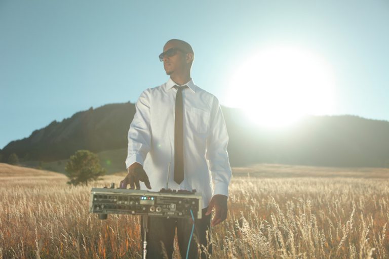 Amp Live (feat. Sol) – The Formula [JUICE Premiere]